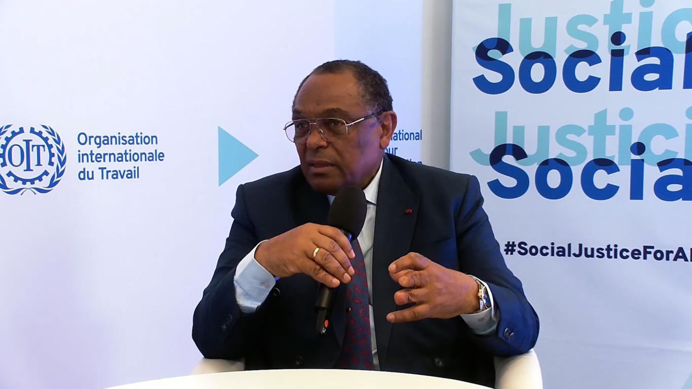 Grégoire Owona, Ministre du Travail et de la Sécurité sociale, Cameroun