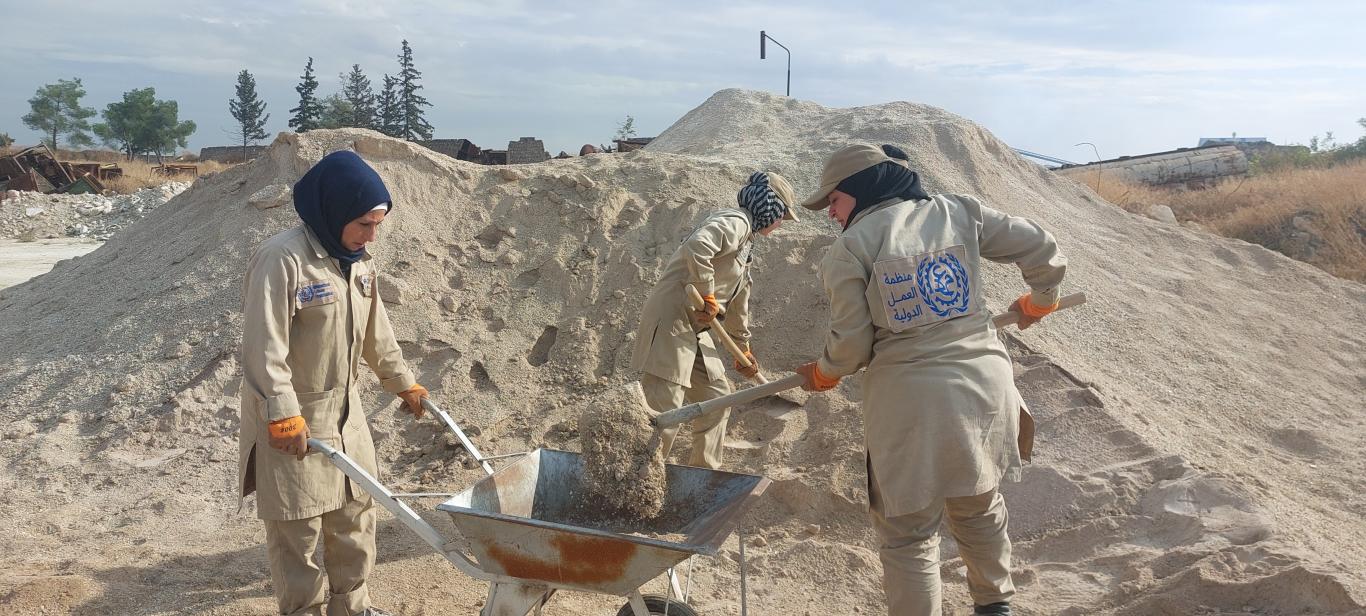 Women workers removing debris resulting from the conflict and the earthquake that hit parts of Syria in 2023. ILO
